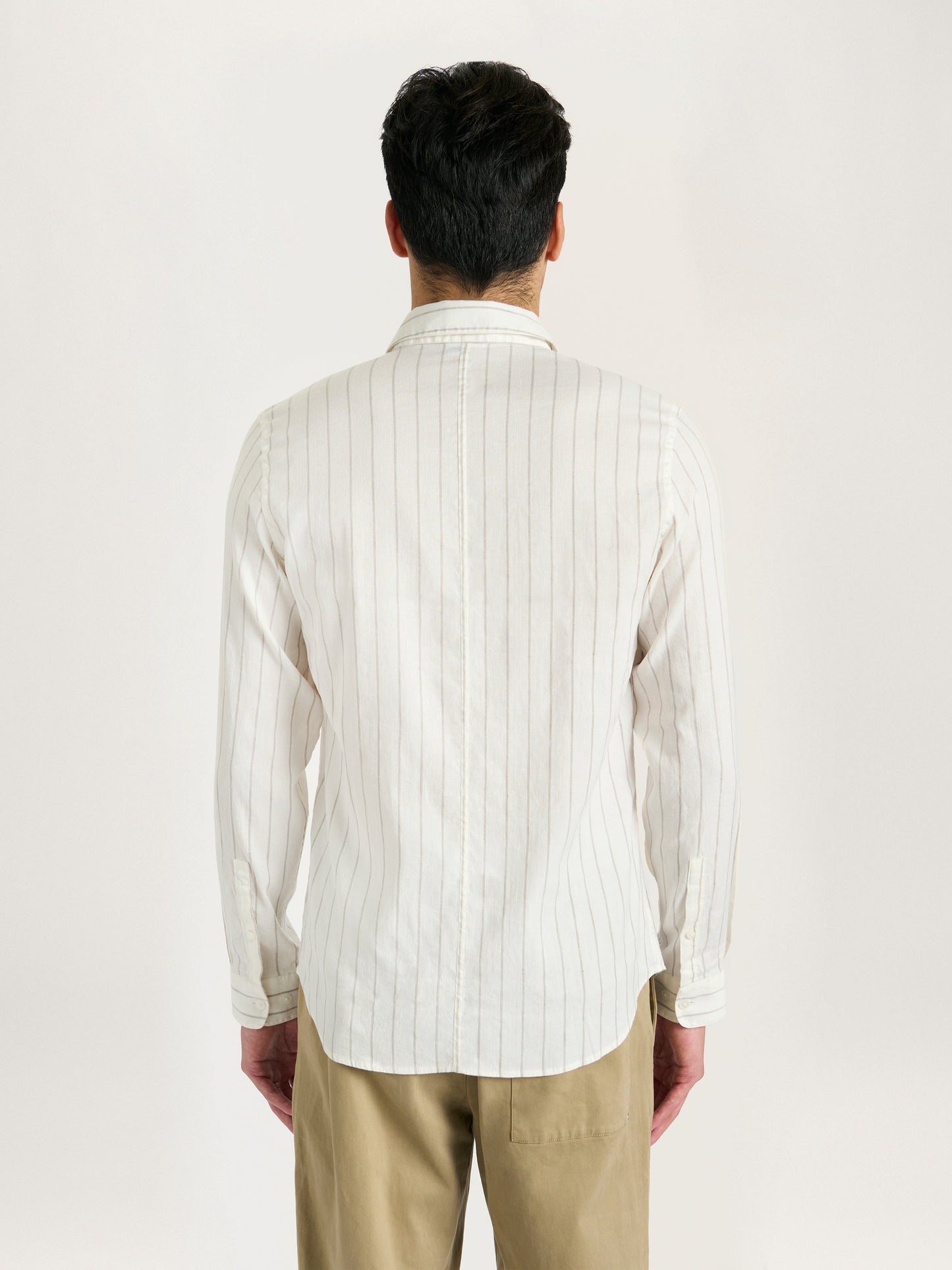 Camisa de lino con cuello para todo el día en rayas color crudo