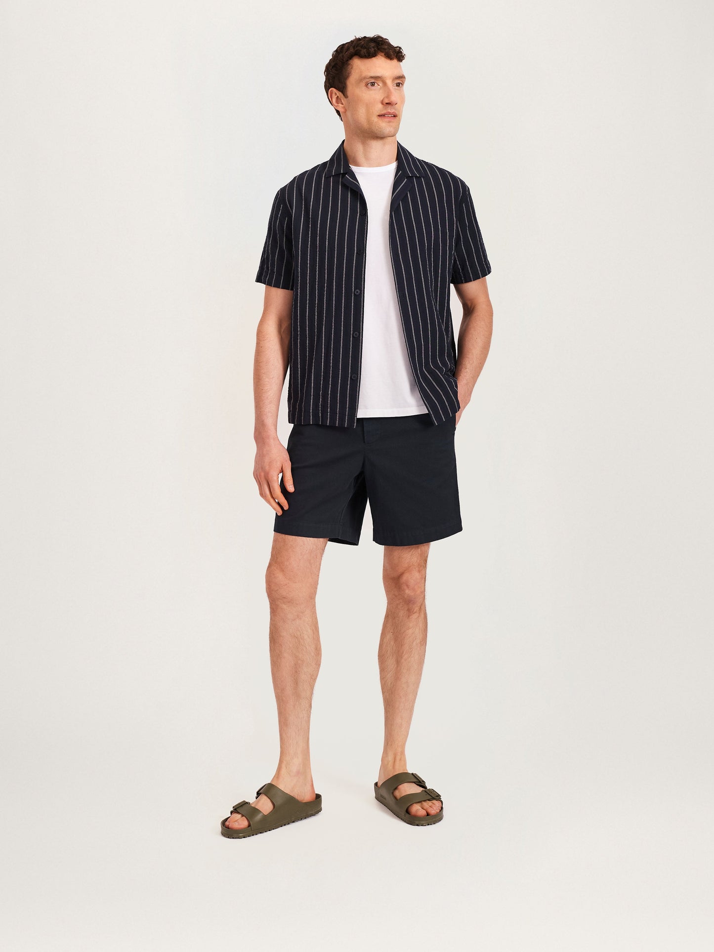 Shorts fáciles de algodón de color beige