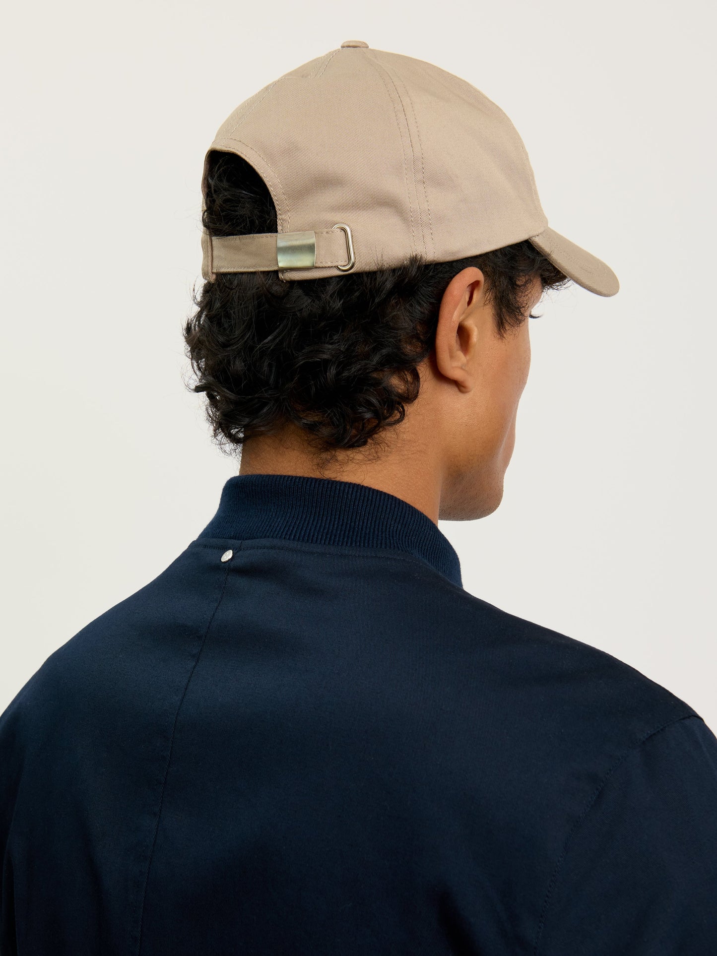 La gorra en color cebada – algodón orgánico