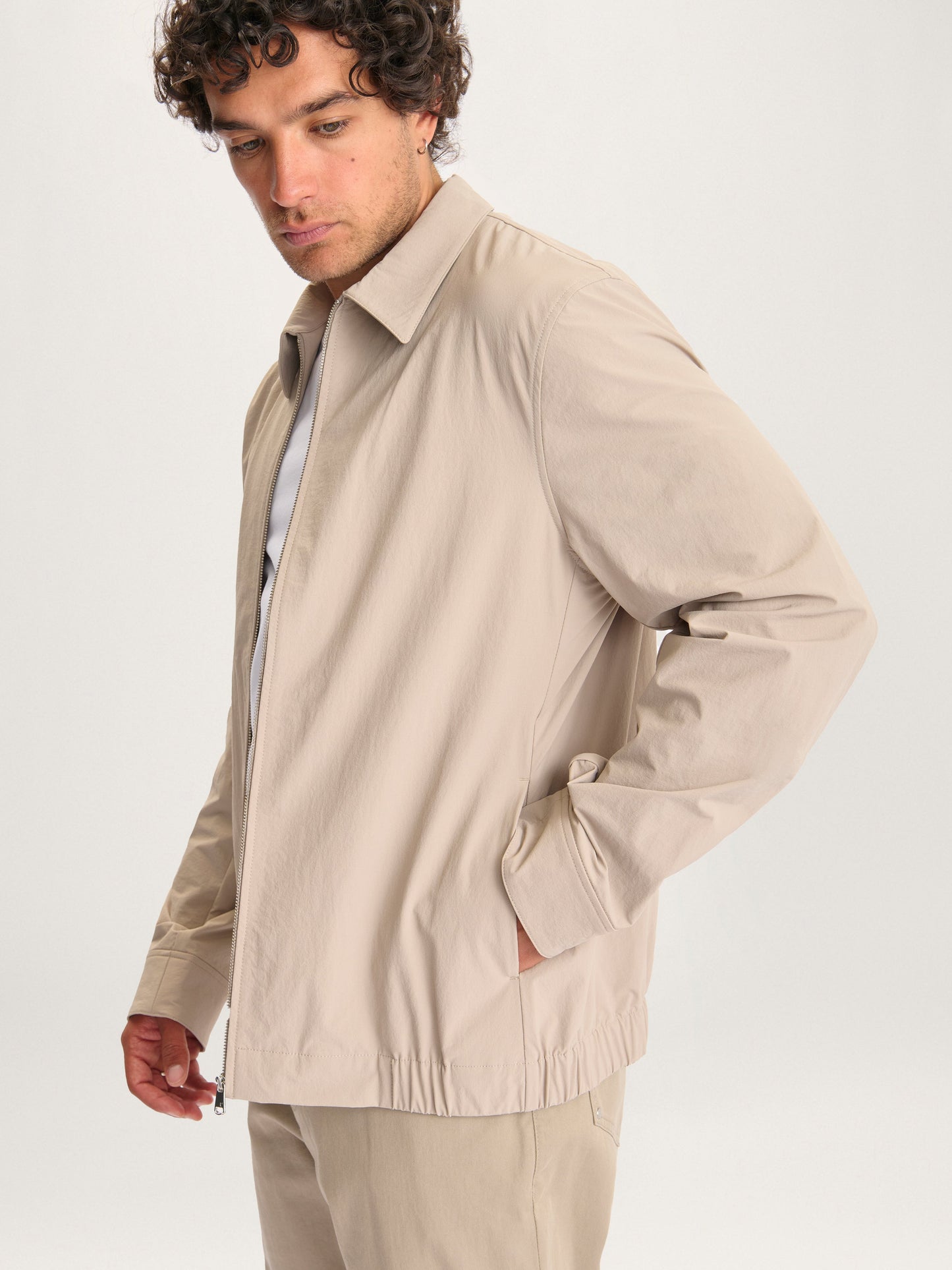 La chaqueta 360° en beige — estilo para todas las estaciones