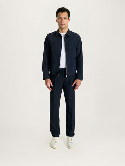 La chaqueta 360° en azul marino