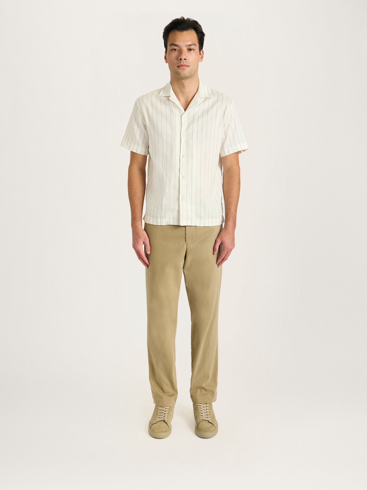 Camisa de lino a rayas Lido con cuello cubano en color ecru