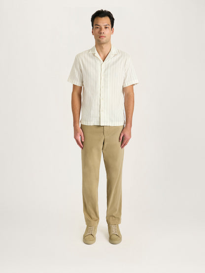 Camisa de lino a rayas Lido con cuello cubano en color ecru