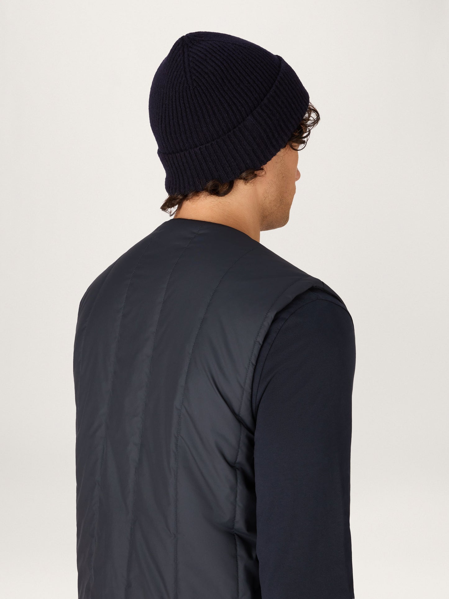 Gorro de lana azul marino tejido - Calidez atemporal