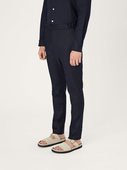 Los pantalones de lino 24 en azul marino