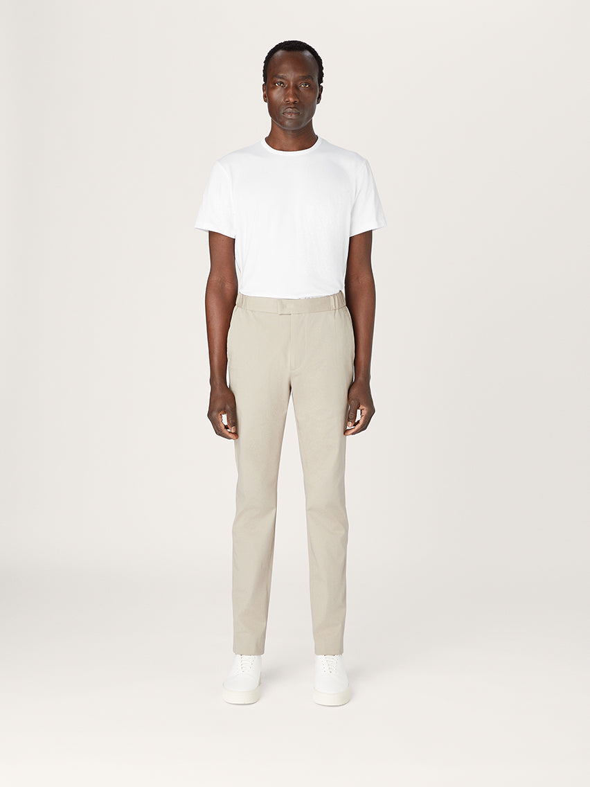 El pantalón 24: algodón elástico beige