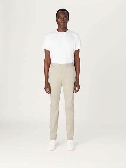 El pantalón 24: algodón elástico beige