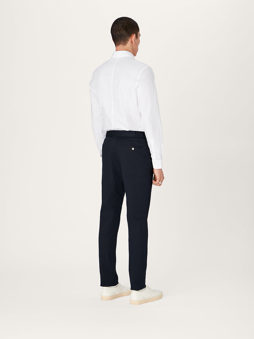 El pantalón 24 de algodón elástico azul marino
