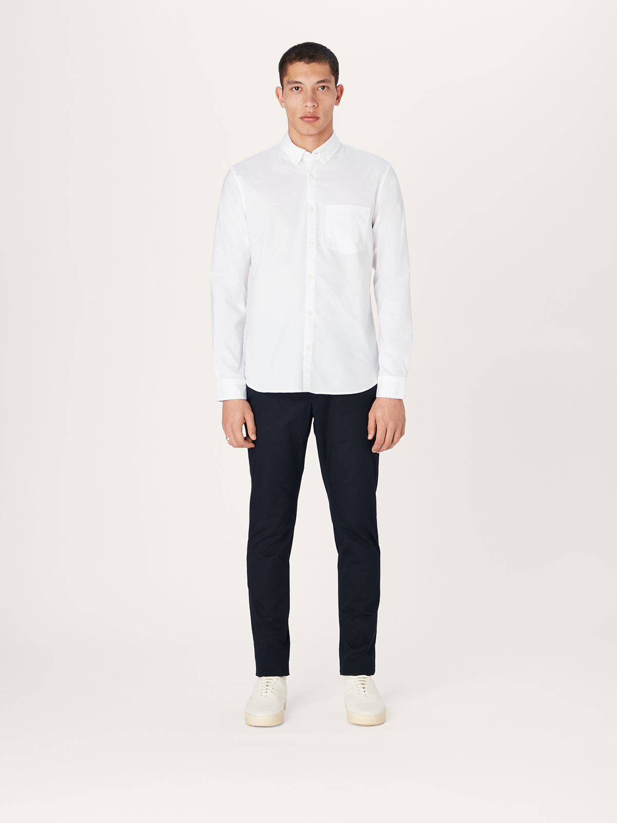 La camisa Oxford para todo el día – blanca, de algodón elástico para comodidad diaria