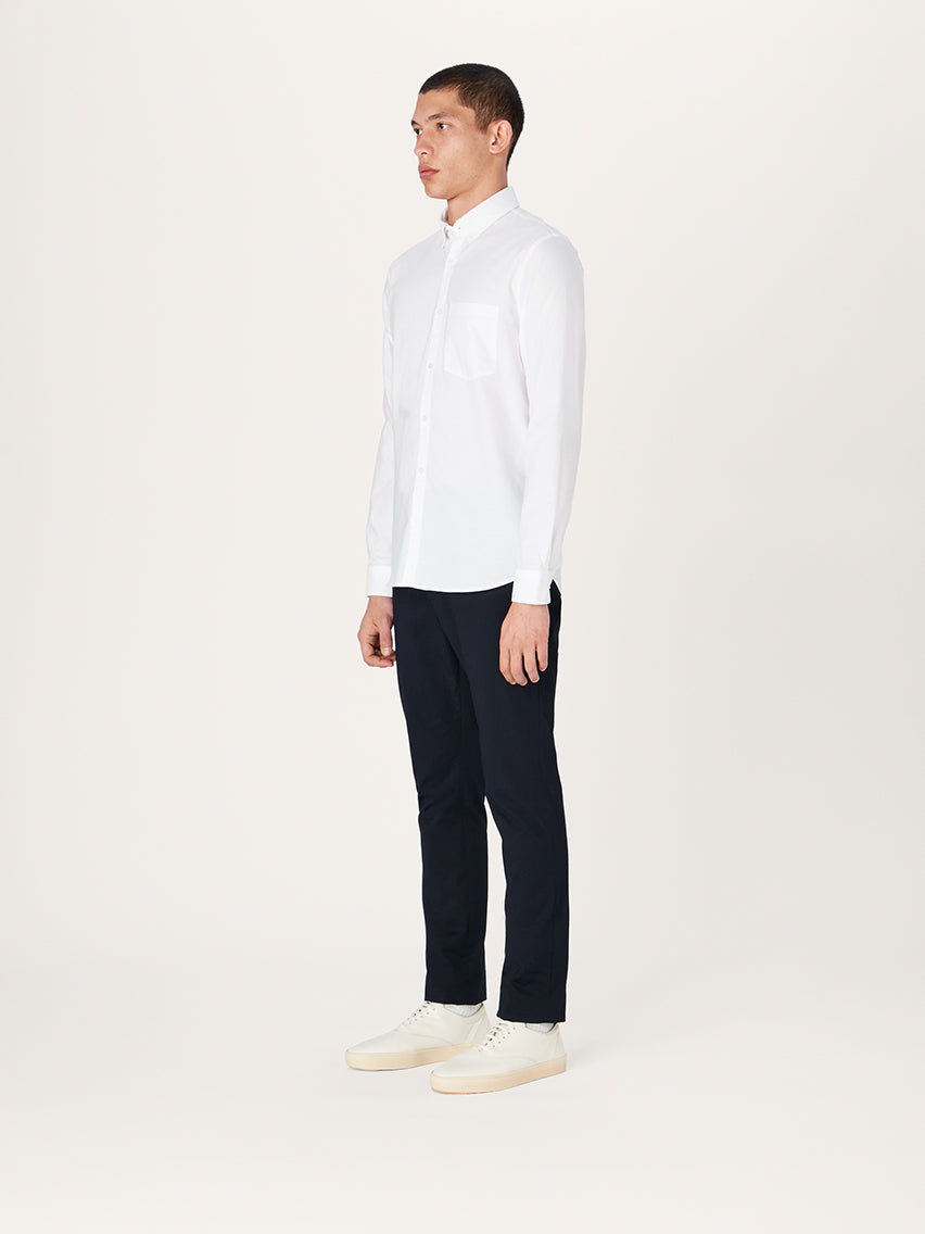 La camisa Oxford para todo el día – blanca, de algodón elástico para comodidad diaria