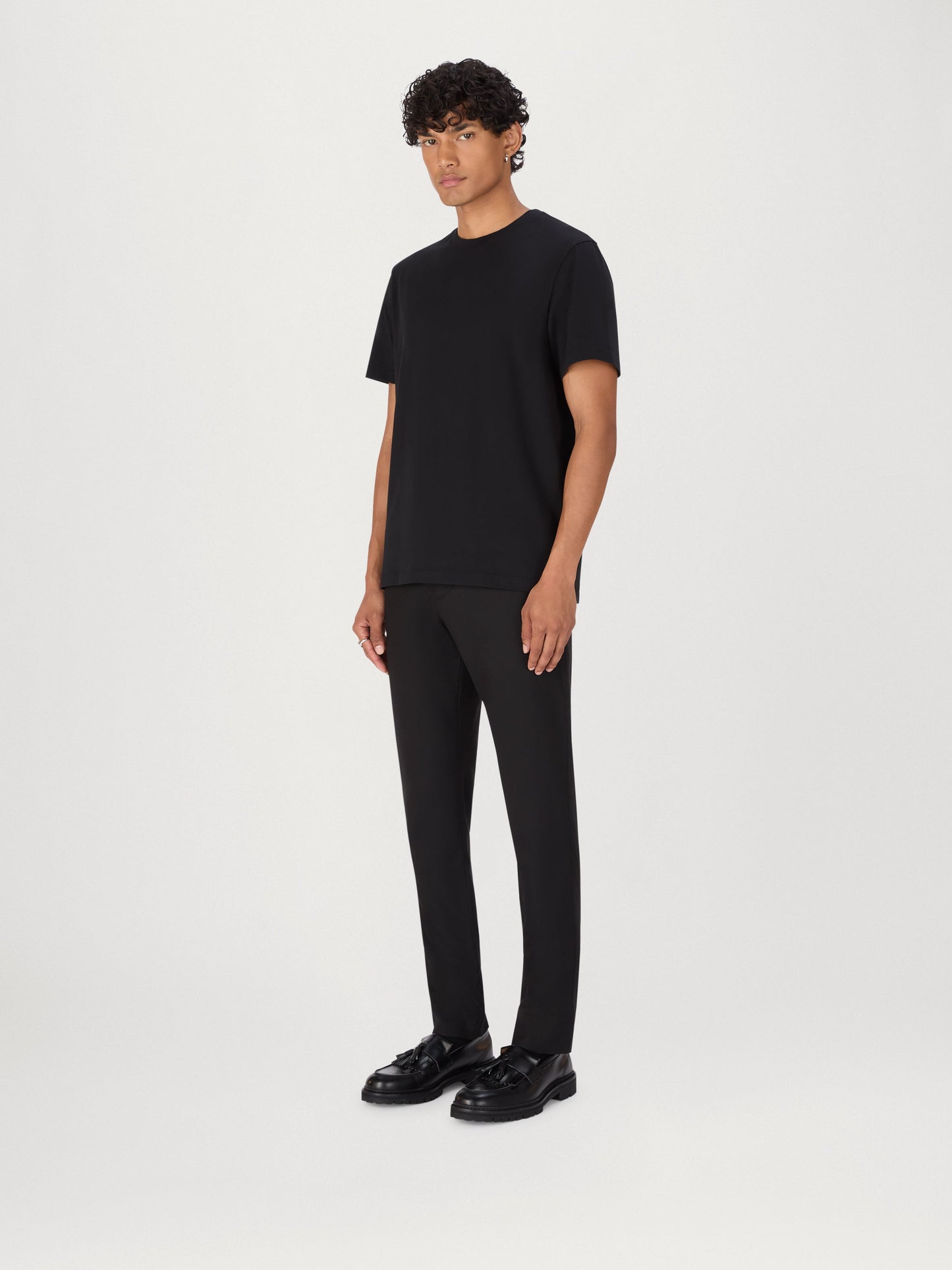La camiseta de algodón orgánico de peso pesado – negra
