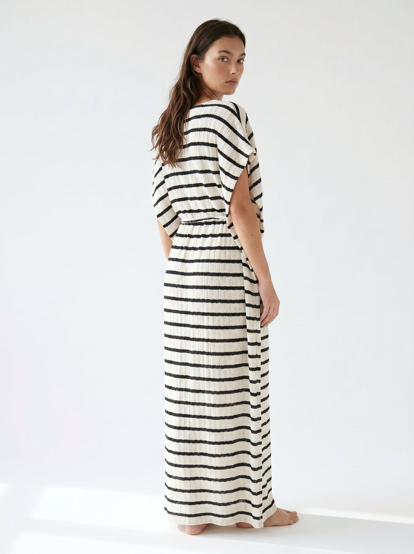 Vestido de punto a rayas - Estilo suave y favorecedor para uso diario